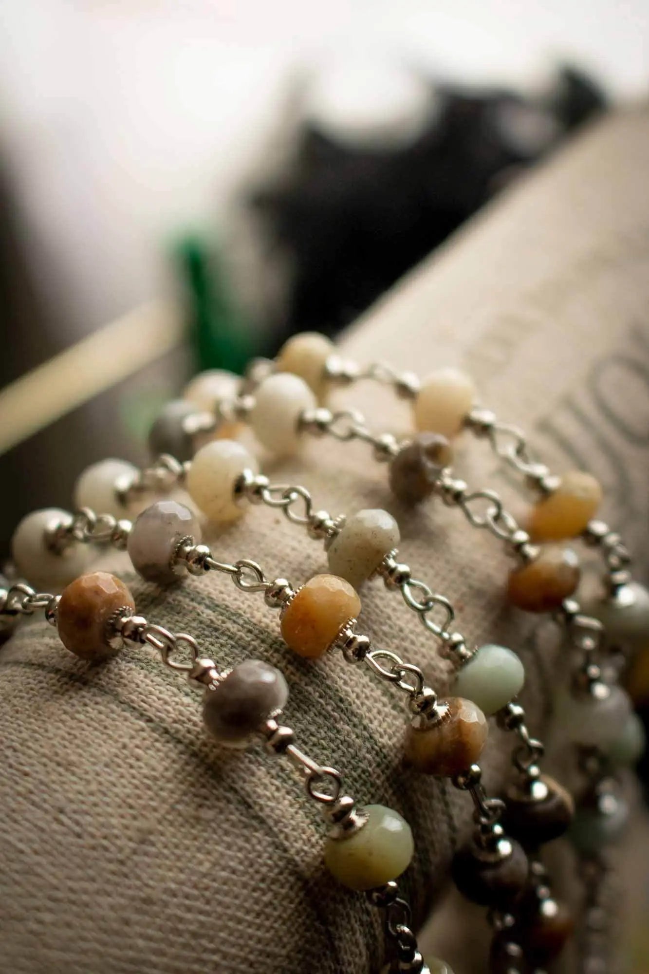 Bracelet de la guerrière en Amazonite et anneaux argentés lunamanashop