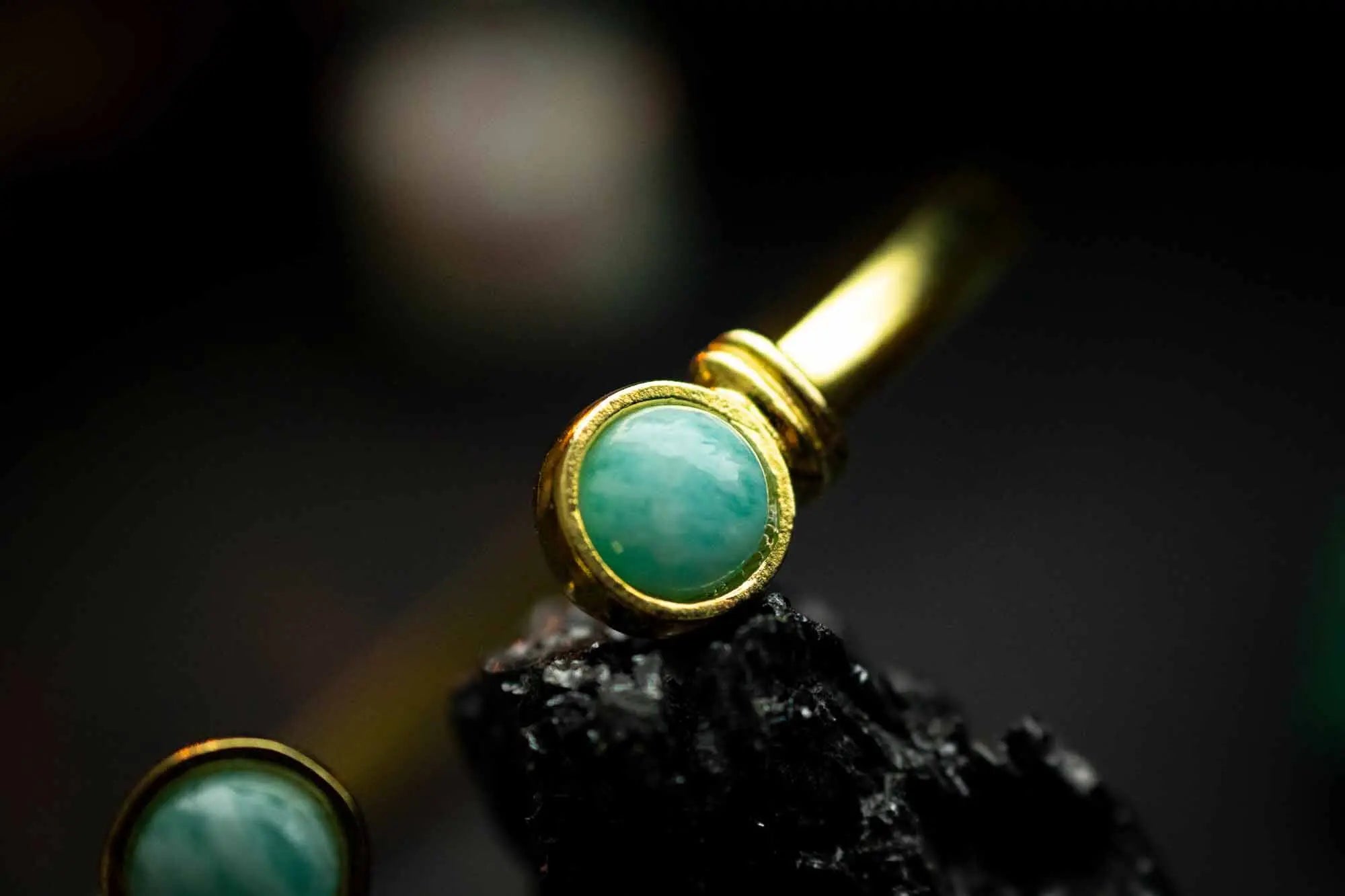 Bracelet manchette Ligie en Amazonite et laiton doré lunamanashop