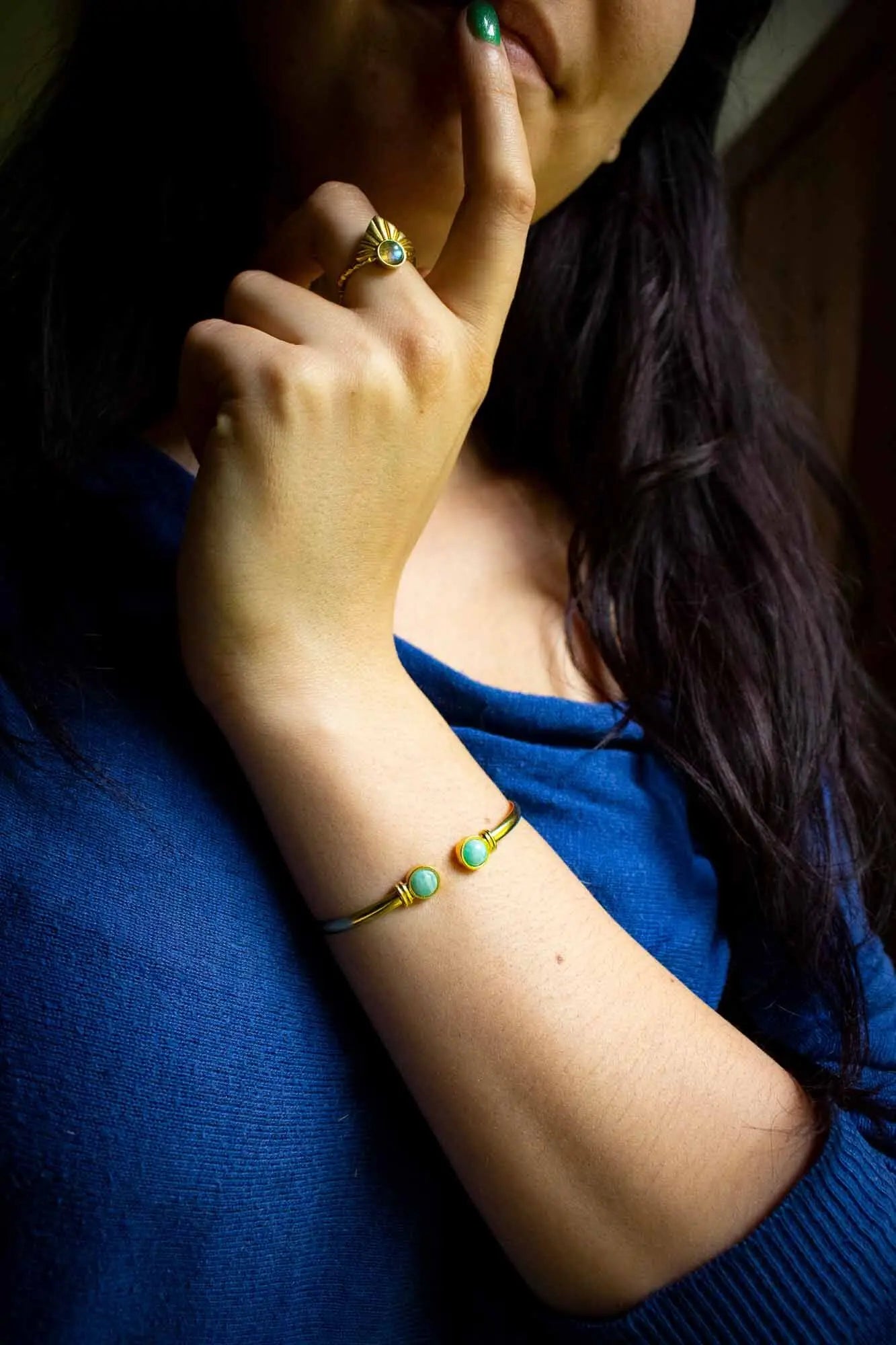 Bracelet manchette Ligie en Amazonite et laiton doré lunamanashop