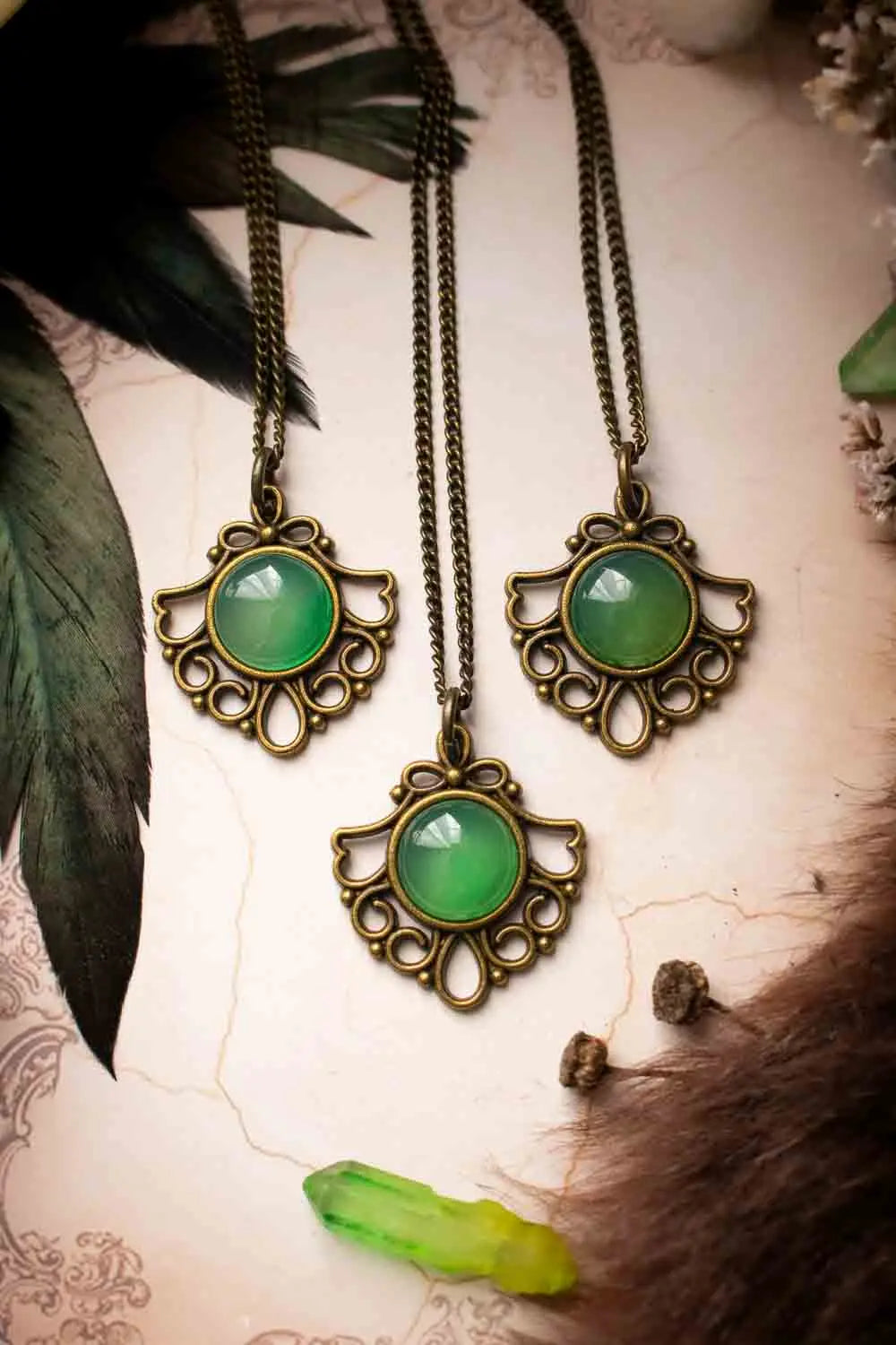 Pendentif Charme des profondeurs en onyx verte et chaîne de bronze lunamanashop