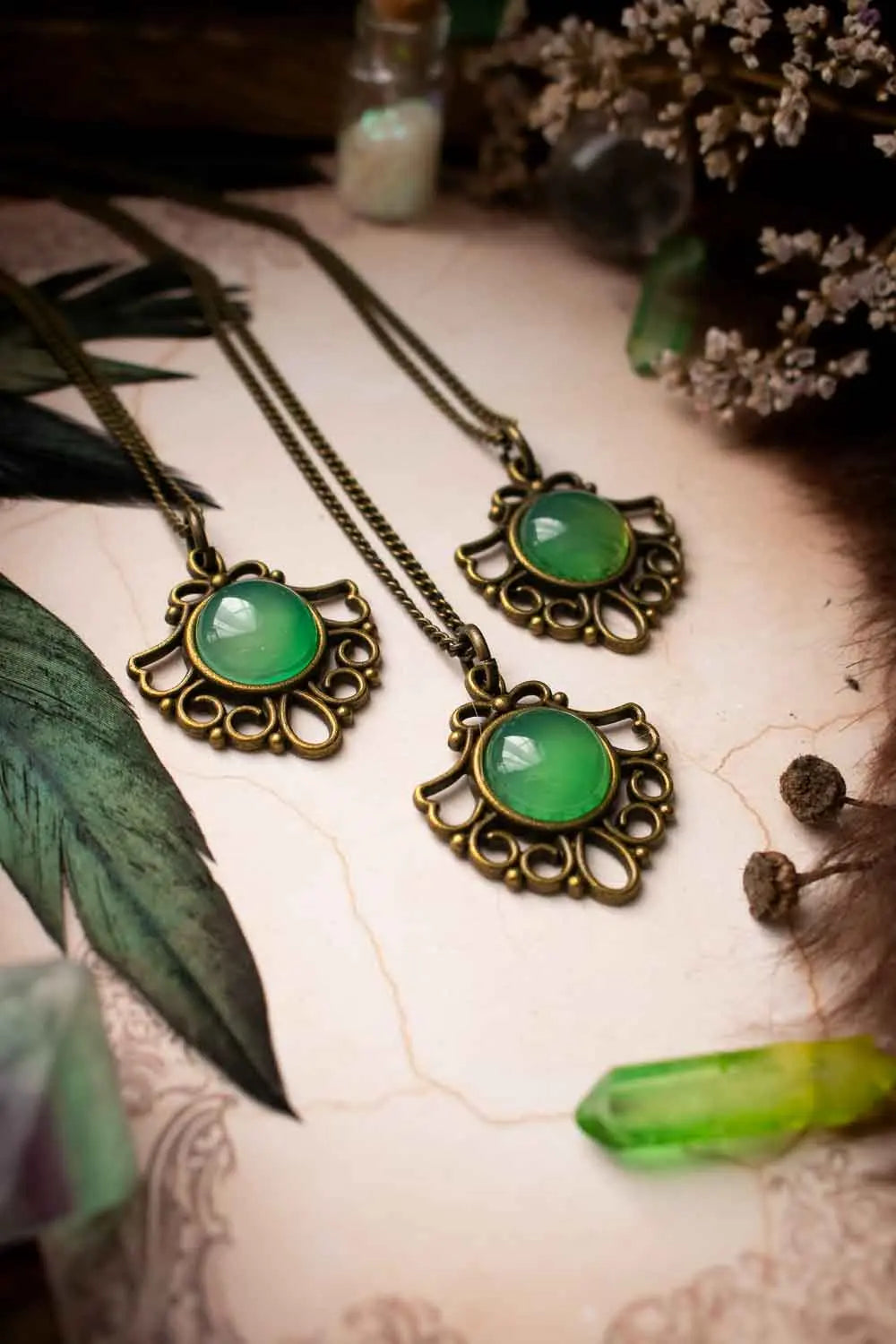 Pendentif Charme des profondeurs en onyx verte et chaîne de bronze lunamanashop