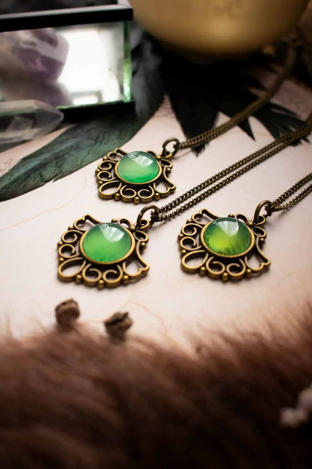 Pendentif Charme des profondeurs en onyx verte et chaîne de bronze lunamanashop