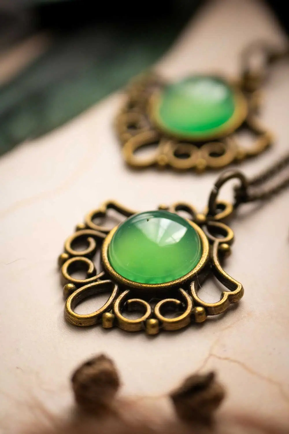 Pendentif Charme des profondeurs en onyx verte et chaîne de bronze lunamanashop