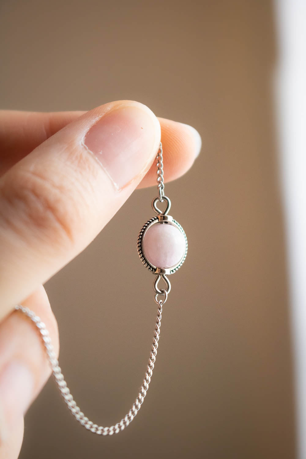 Collier choker Kunzite rose - Chaîne argentée - Noche lunamanashop