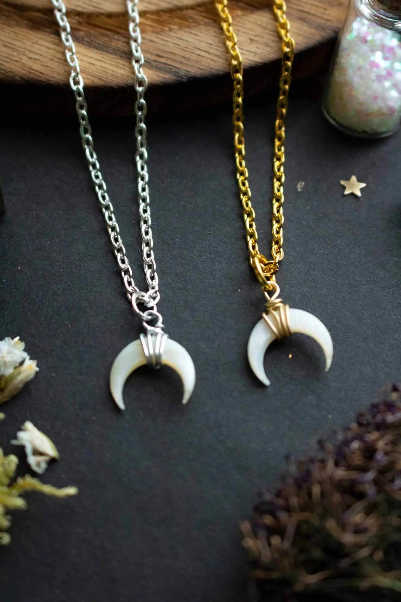Collier pendentif en Lune de Nacre doré ou argenté lunamanashop