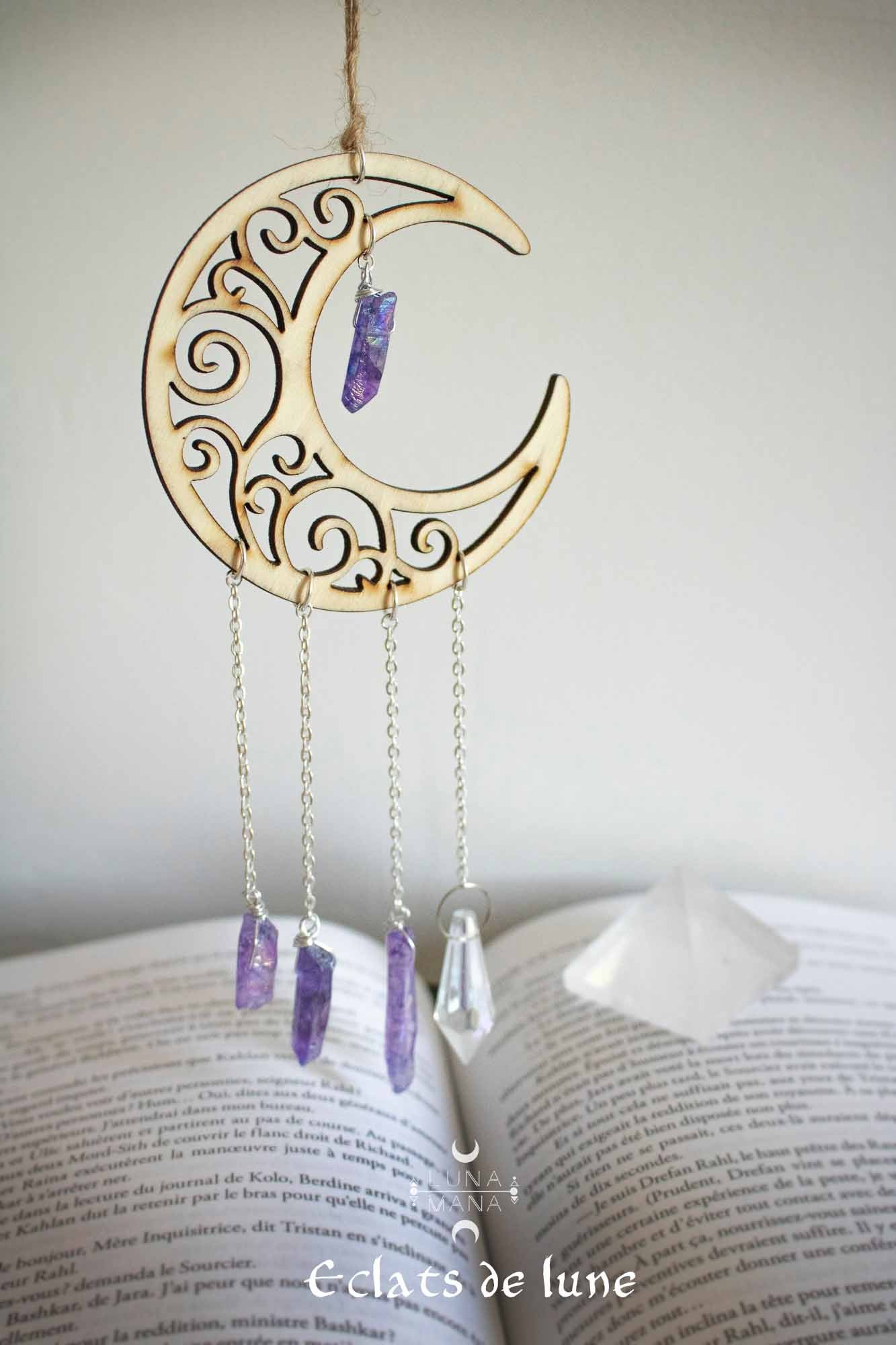 Décoration Sun catcher Lune en bois et Cristaux colorés lunamanashop