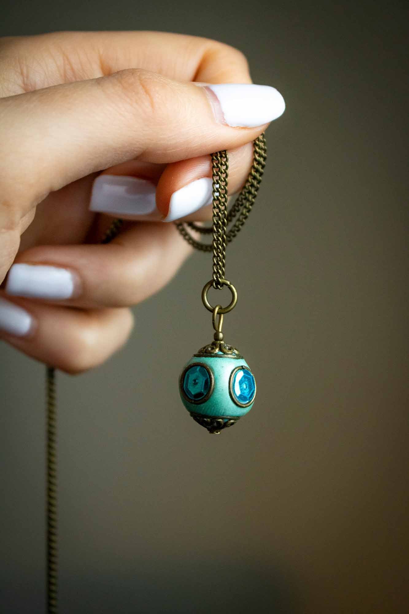 Pendentif "Sphère de déesse" en perle du Cachemire lunamanashop