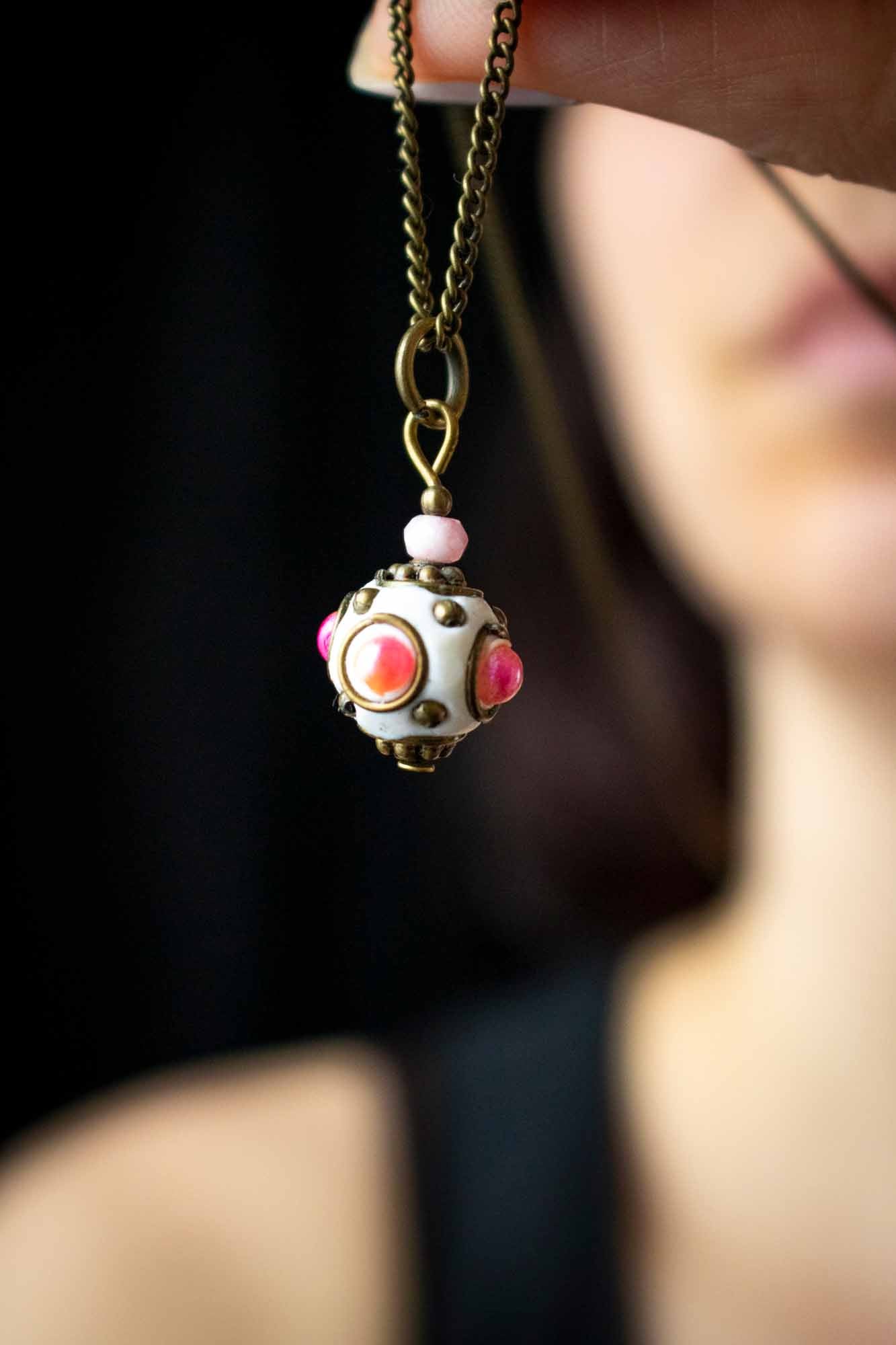Pendentif "Sphère de déesse" en perle du Cachemire lunamanashop