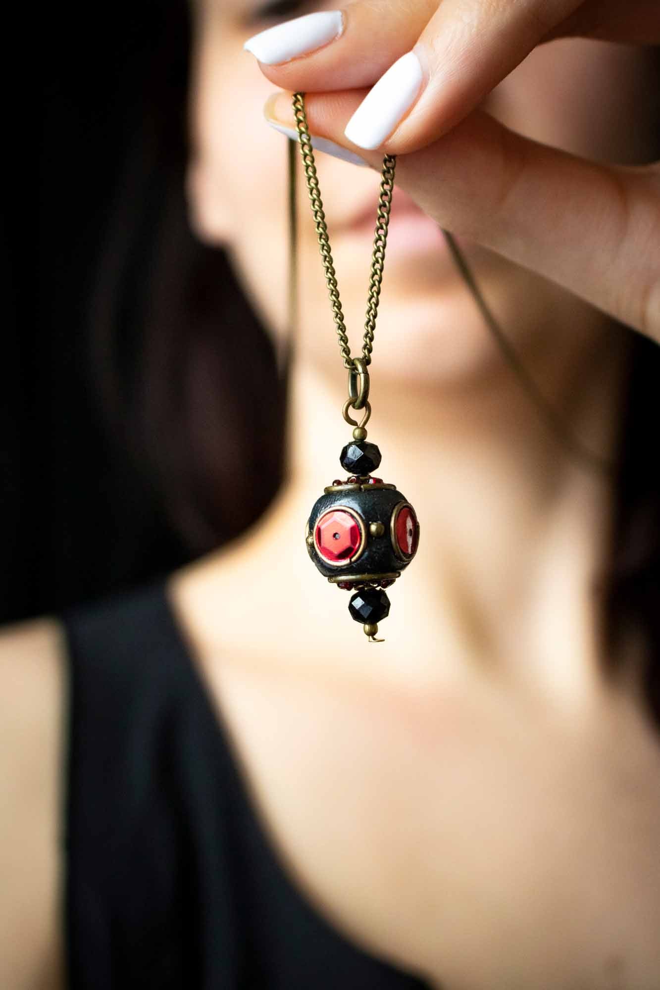 Pendentif "Sphère de déesse" en perle du Cachemire lunamanashop