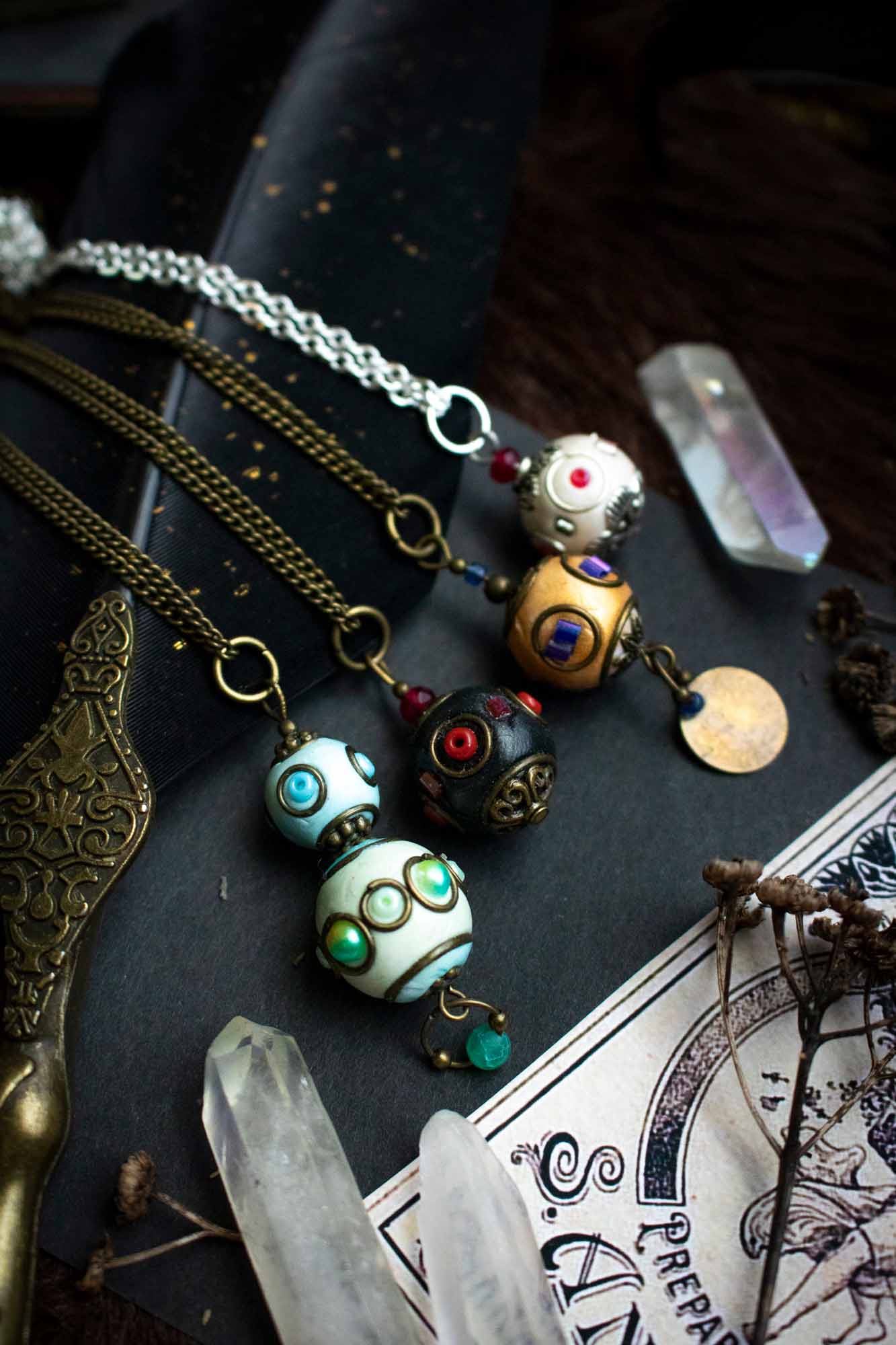 Pendentif "Sphère des esprits" en perle du Cachemire lunamanashop