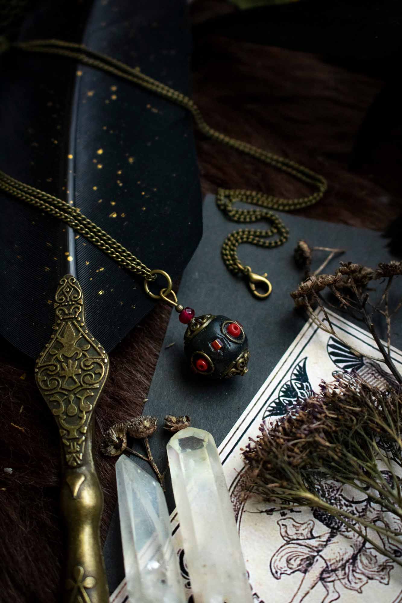 Pendentif "Sphère des esprits" en perle du Cachemire lunamanashop