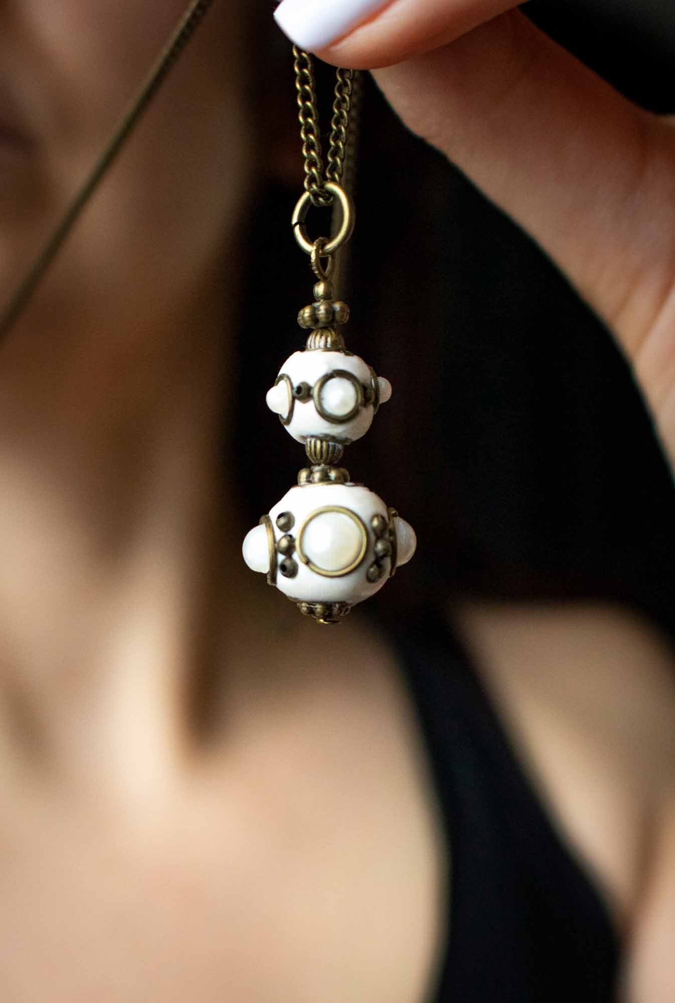 Pendentif "Sphère du temps" en perle du Cachemire lunamanashop