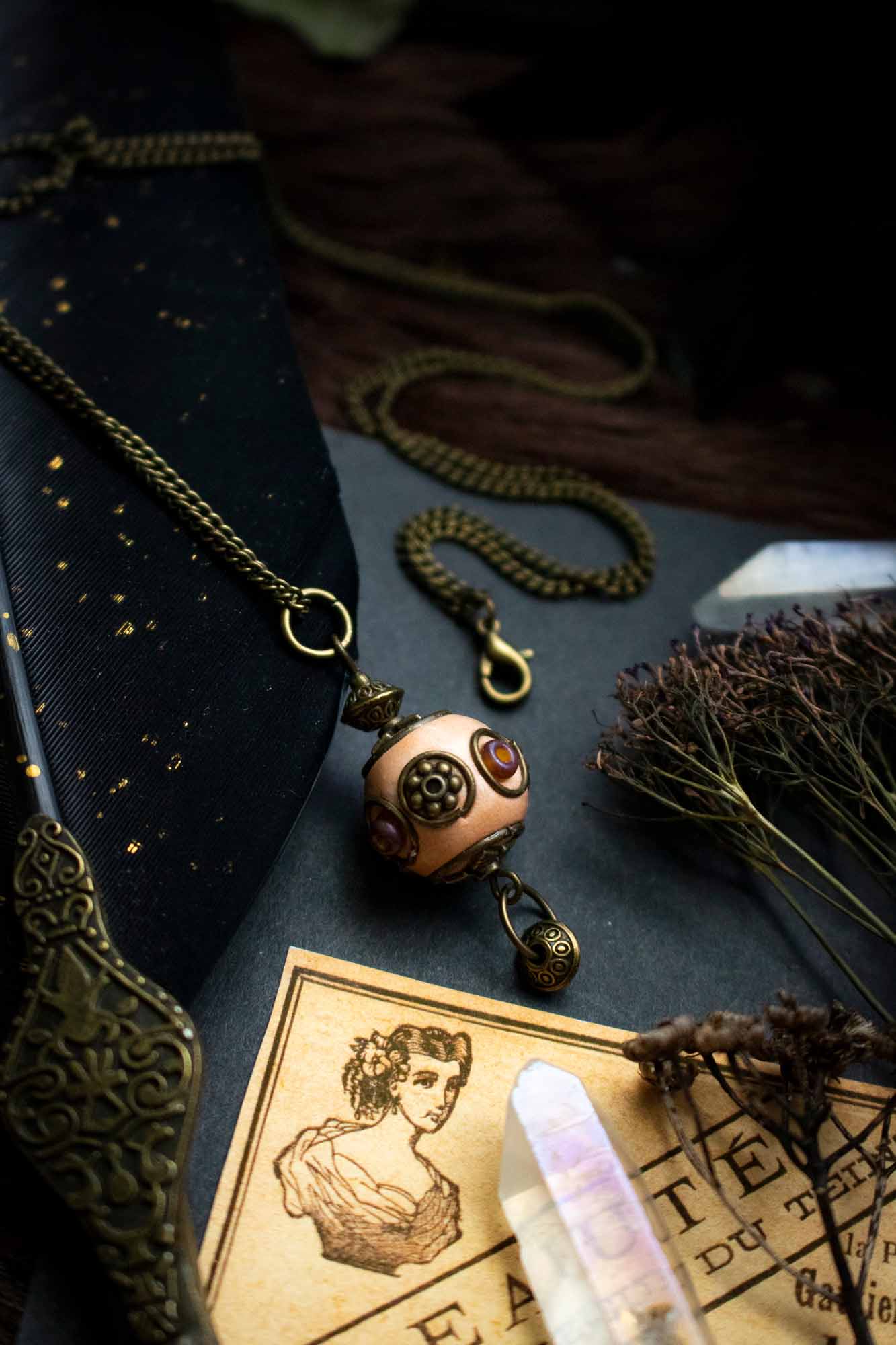 Pendentif "Sphère du temps" en perle du Cachemire lunamanashop