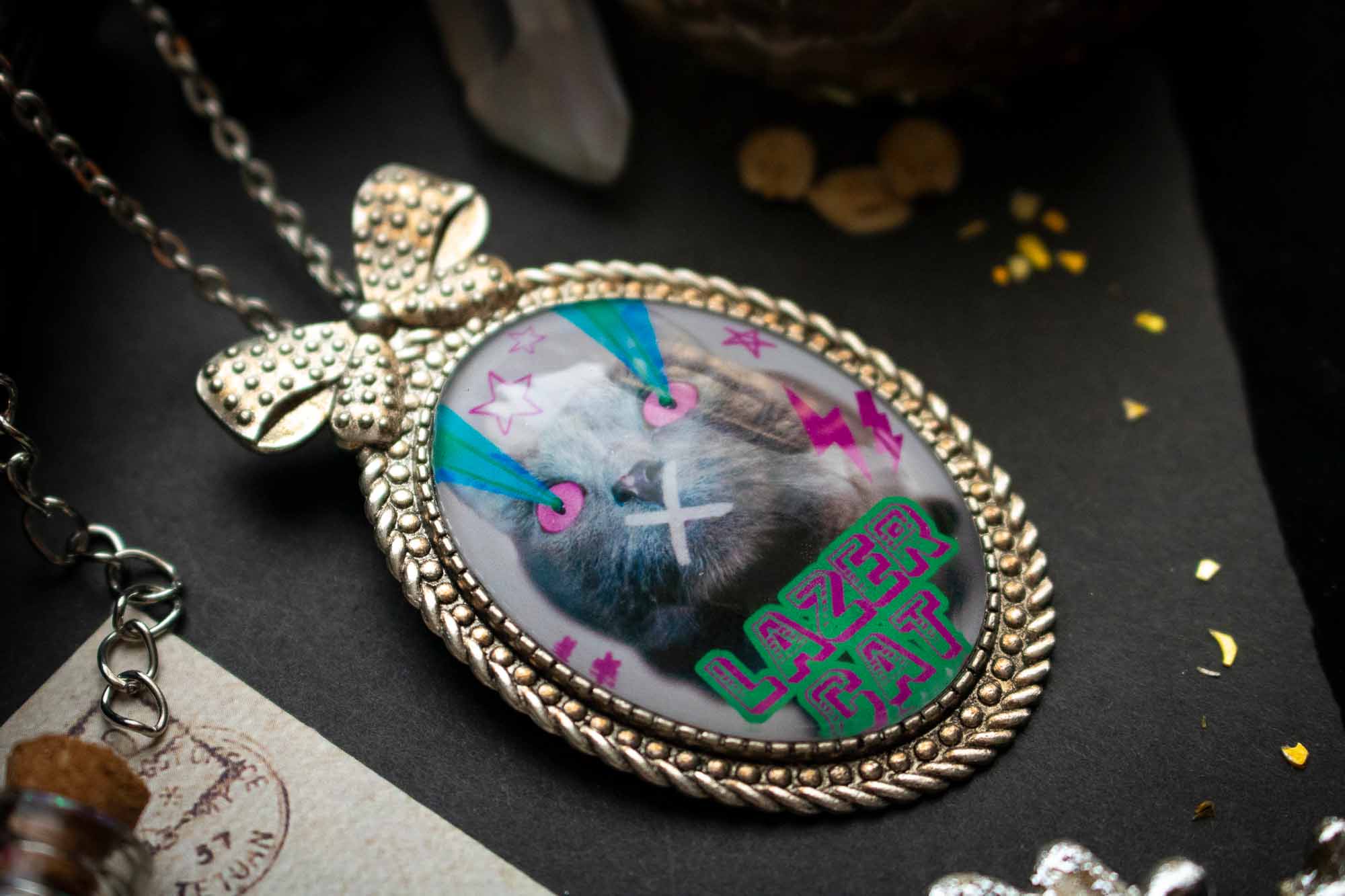 Pendentif Lazer cat avec cabochon lunamanashop