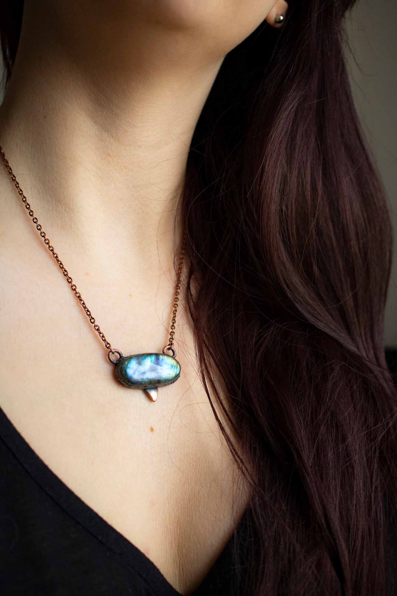 Pendentif en Labradorite bleue ovale électroformé lunamanashop