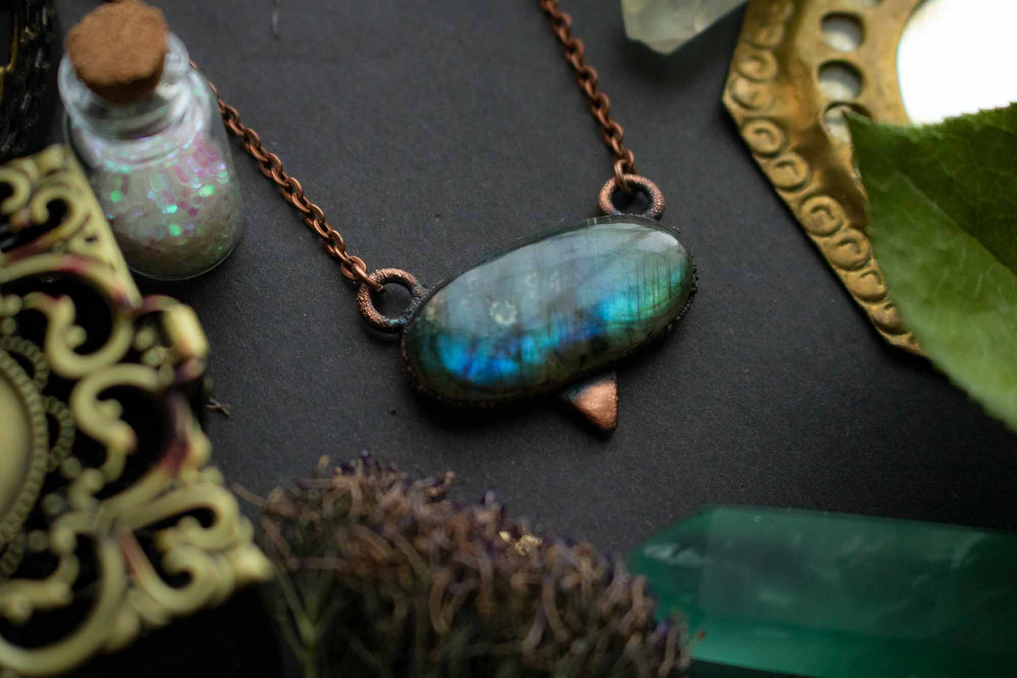 Pendentif en Labradorite bleue ovale électroformé lunamanashop