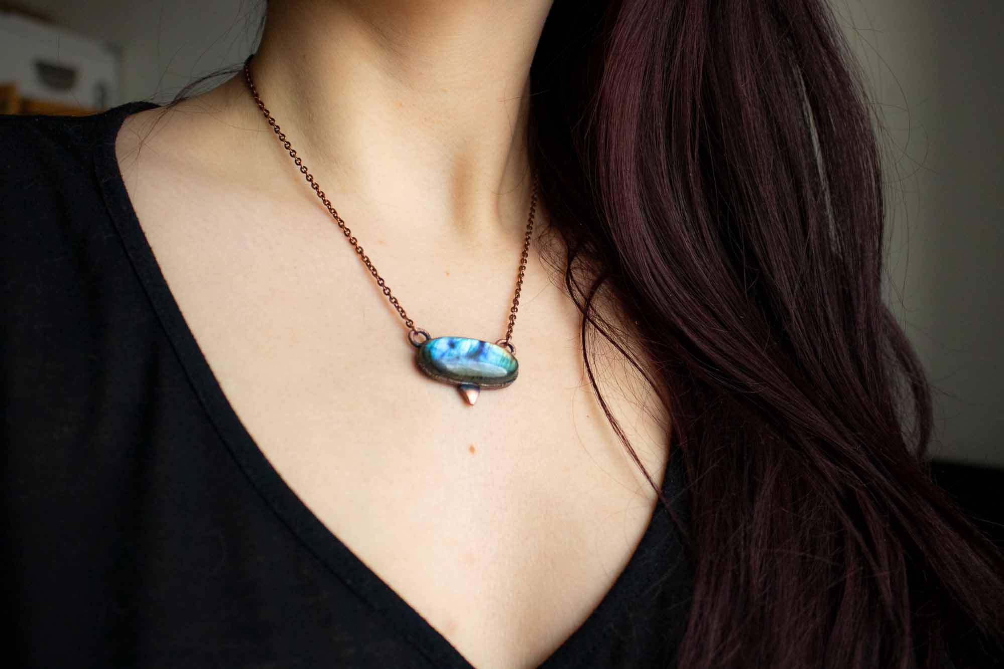 Pendentif en Labradorite bleue ovale électroformé lunamanashop