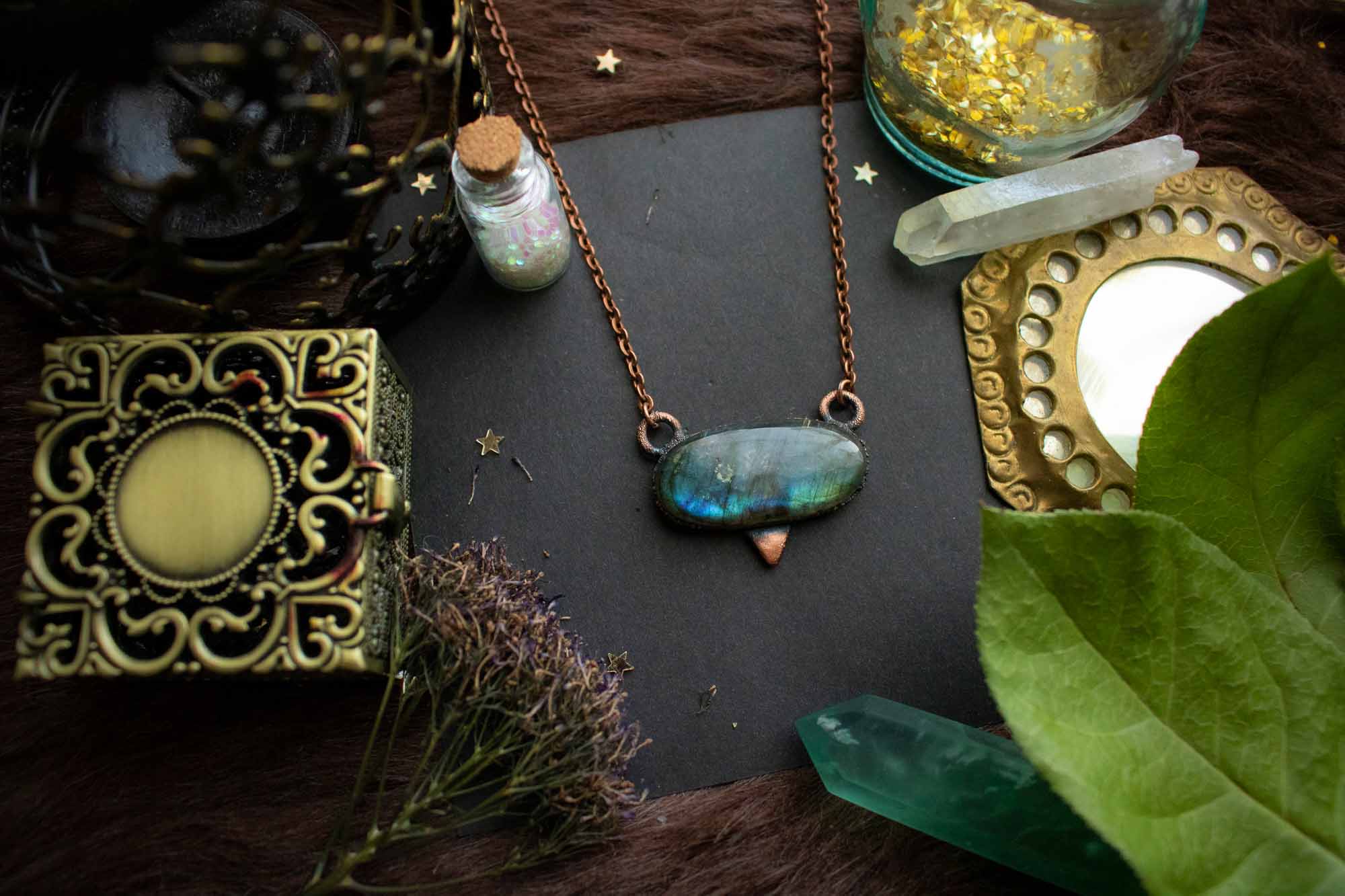 Pendentif en Labradorite bleue ovale électroformé lunamanashop