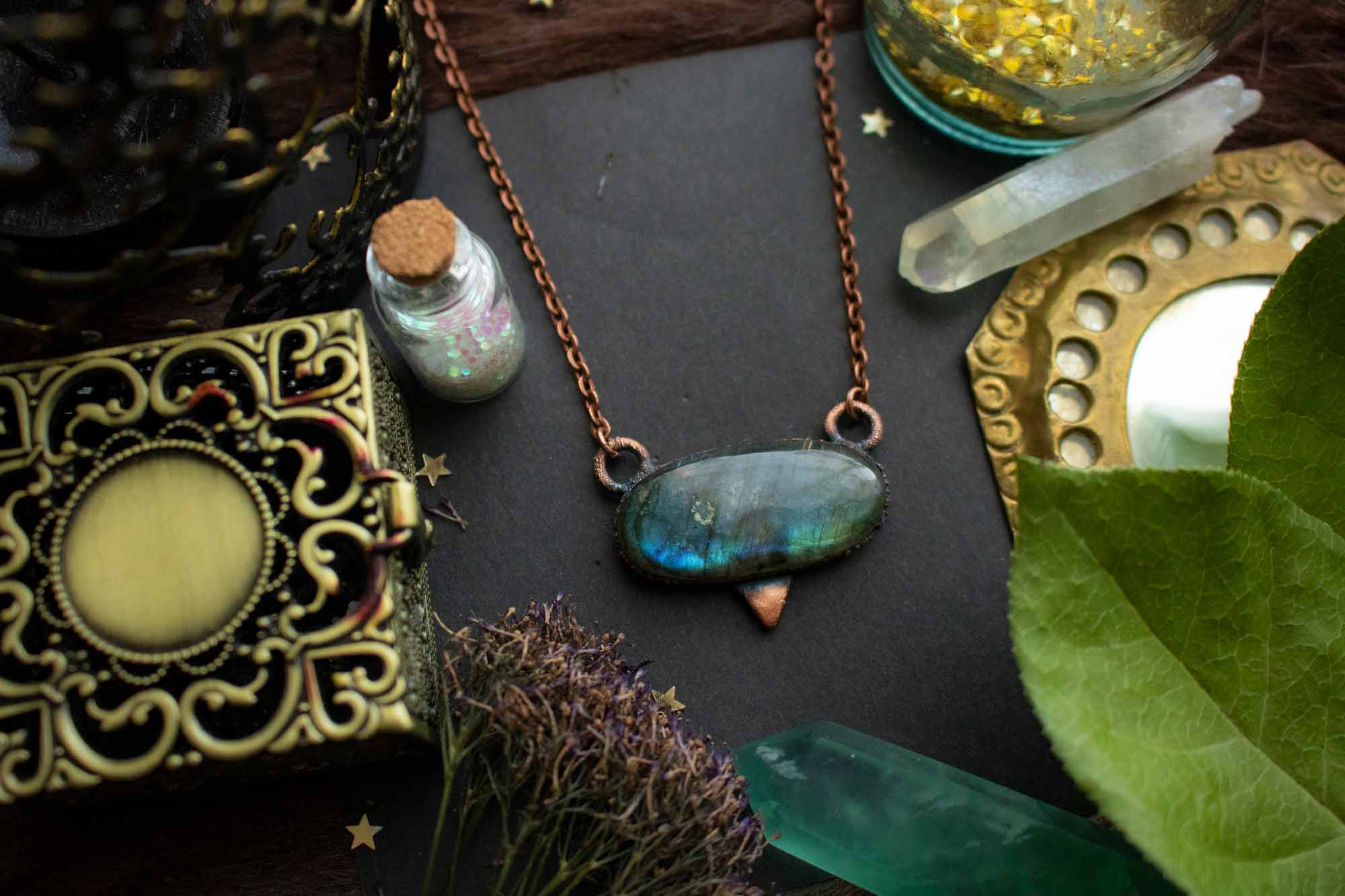 Pendentif en Labradorite bleue ovale électroformé lunamanashop