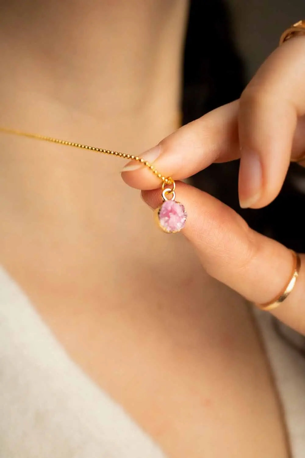 Pendentif Agate Dulcea et chaîne en laiton doré lunamanashop
