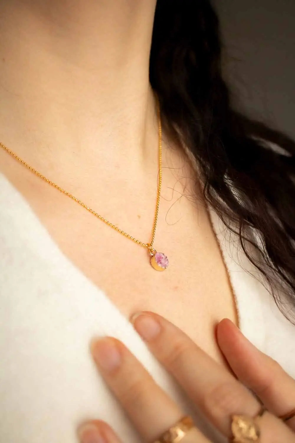 Pendentif Agate Dulcea et chaîne en laiton doré lunamanashop
