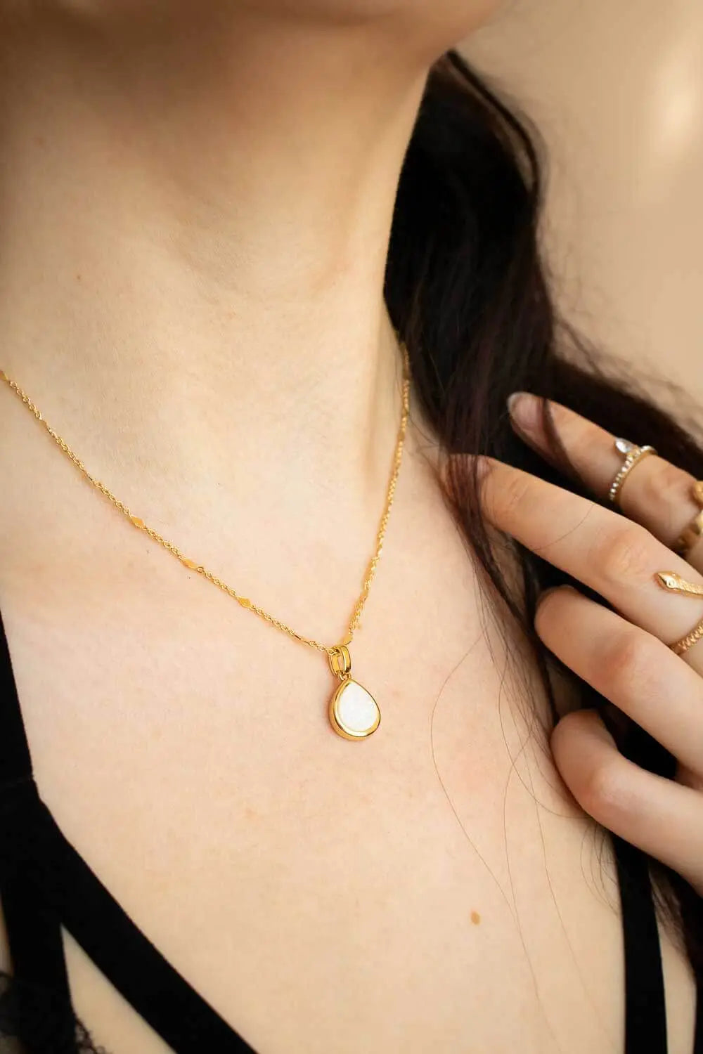 Pendentif Agate Edelyana et chaîne en laiton doré lunamanashop