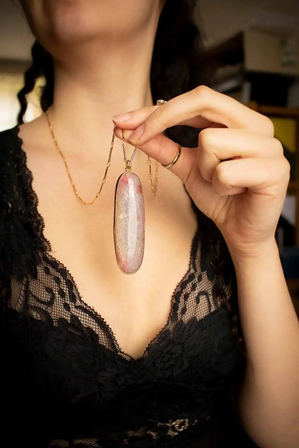Pendentif Agate craquelée rose Jolly et chaîne plaquée or 18 carats lunamanashop
