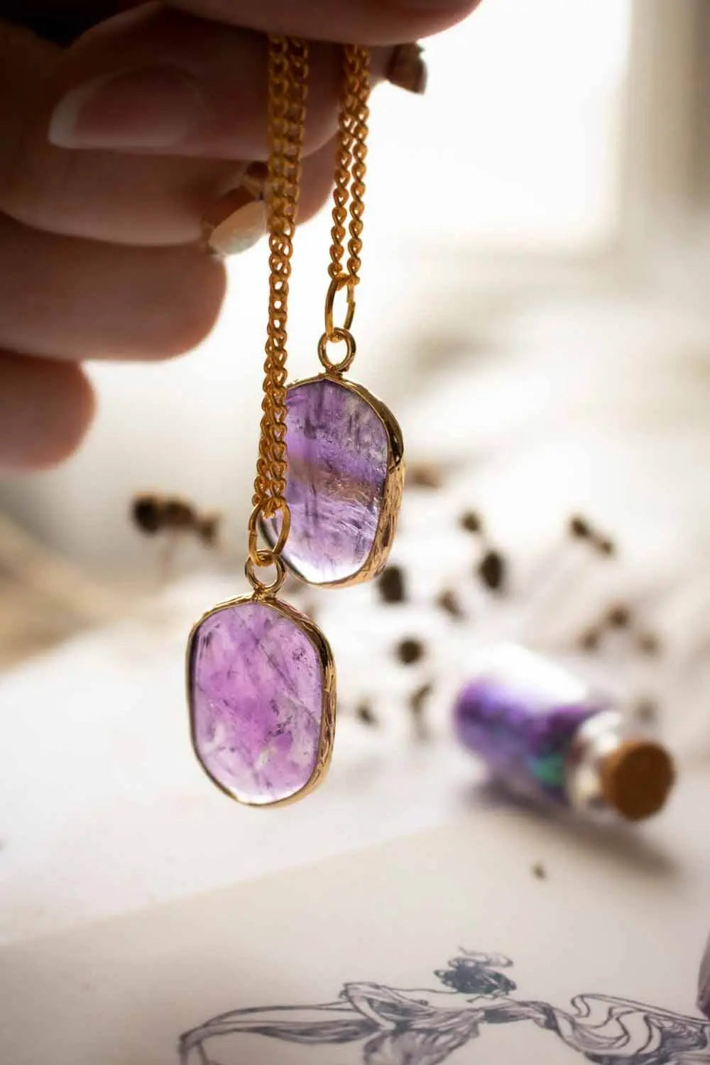 Pendentif Améthyste Mystise et chaîne laiton doré lunamanashop