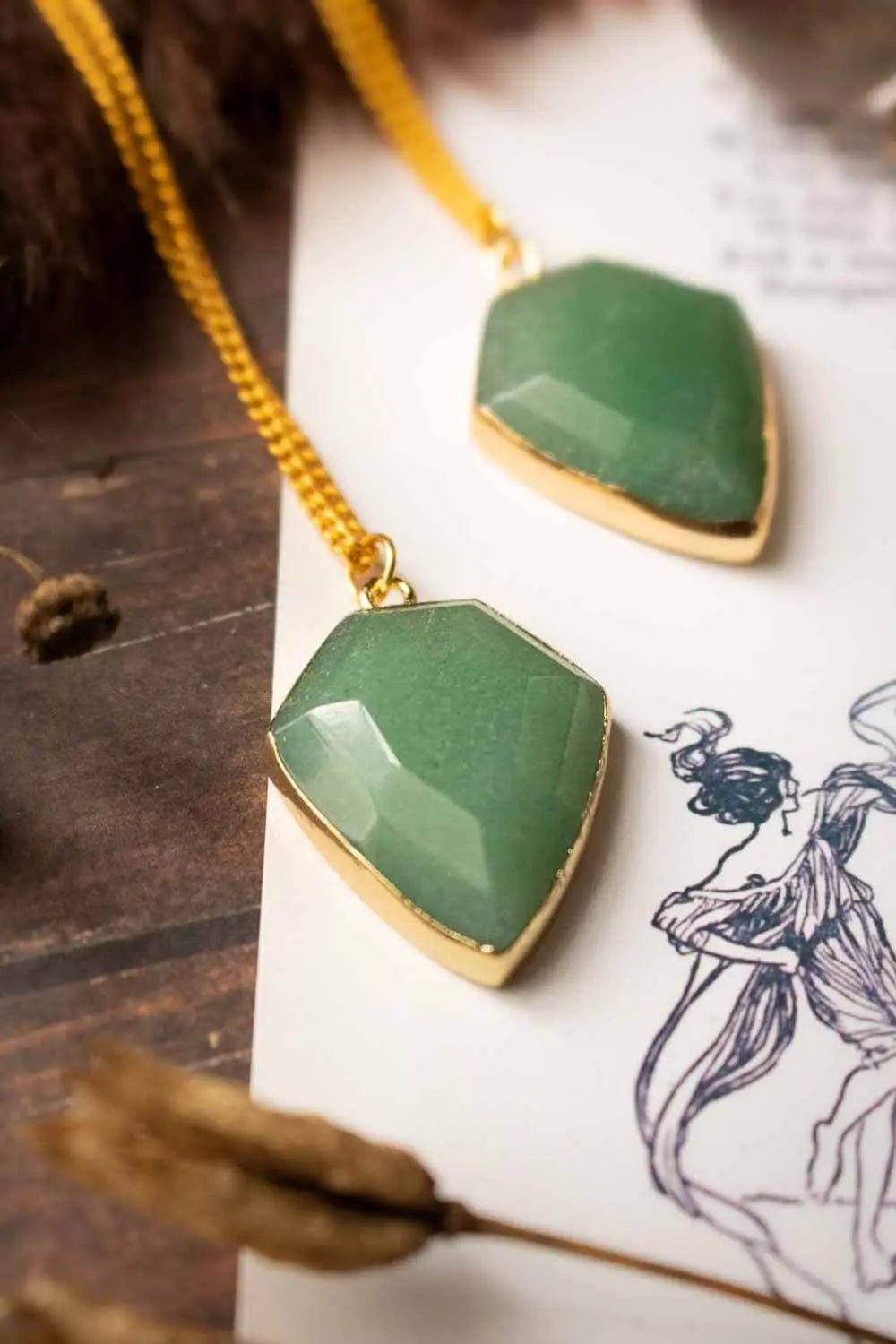 Pendentif Dessielle aventurine verte et chaîne en laiton doré lunamanashop