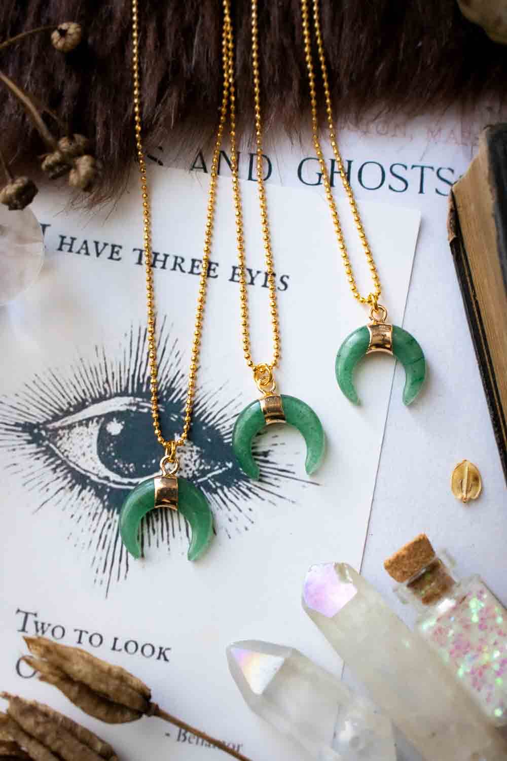 Pendentif Aventurine verte Greenta et chaîne en laiton doré lunamanashop