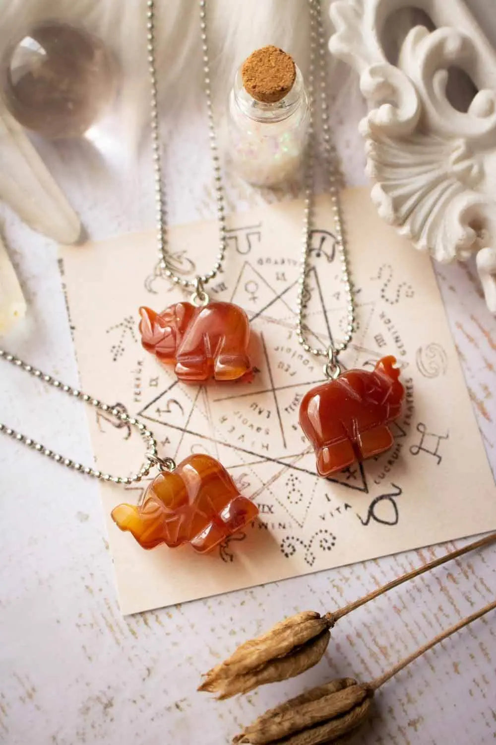 Pendentif Cornaline Blissia et chaîne en laiton argenté lunamanashop