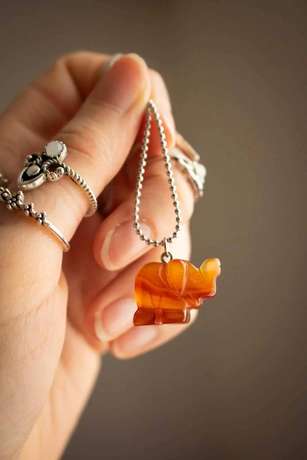 Pendentif Cornaline Blissia et chaîne en laiton argenté lunamanashop