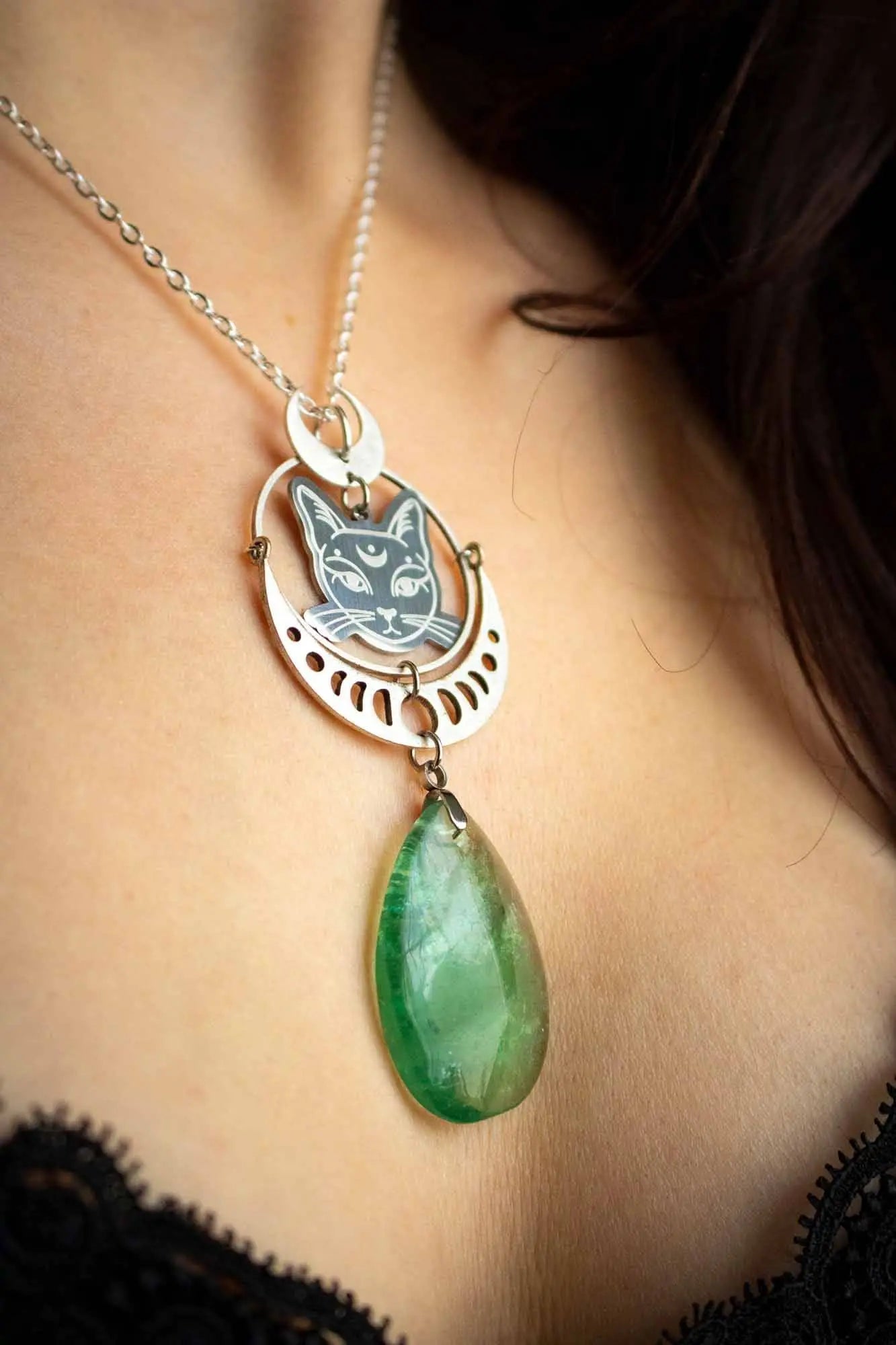 Pendentif Félin et goutte en Fluorite verte lunamanashop