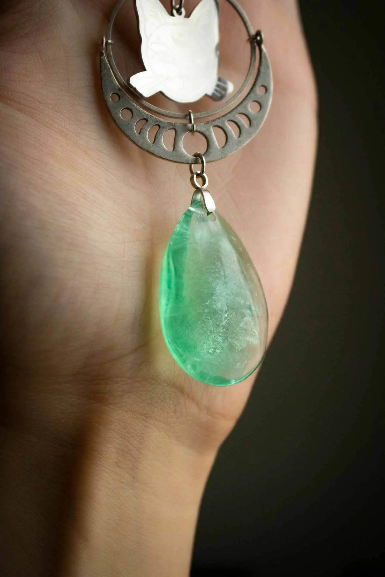 Pendentif Félin et goutte en Fluorite verte lunamanashop