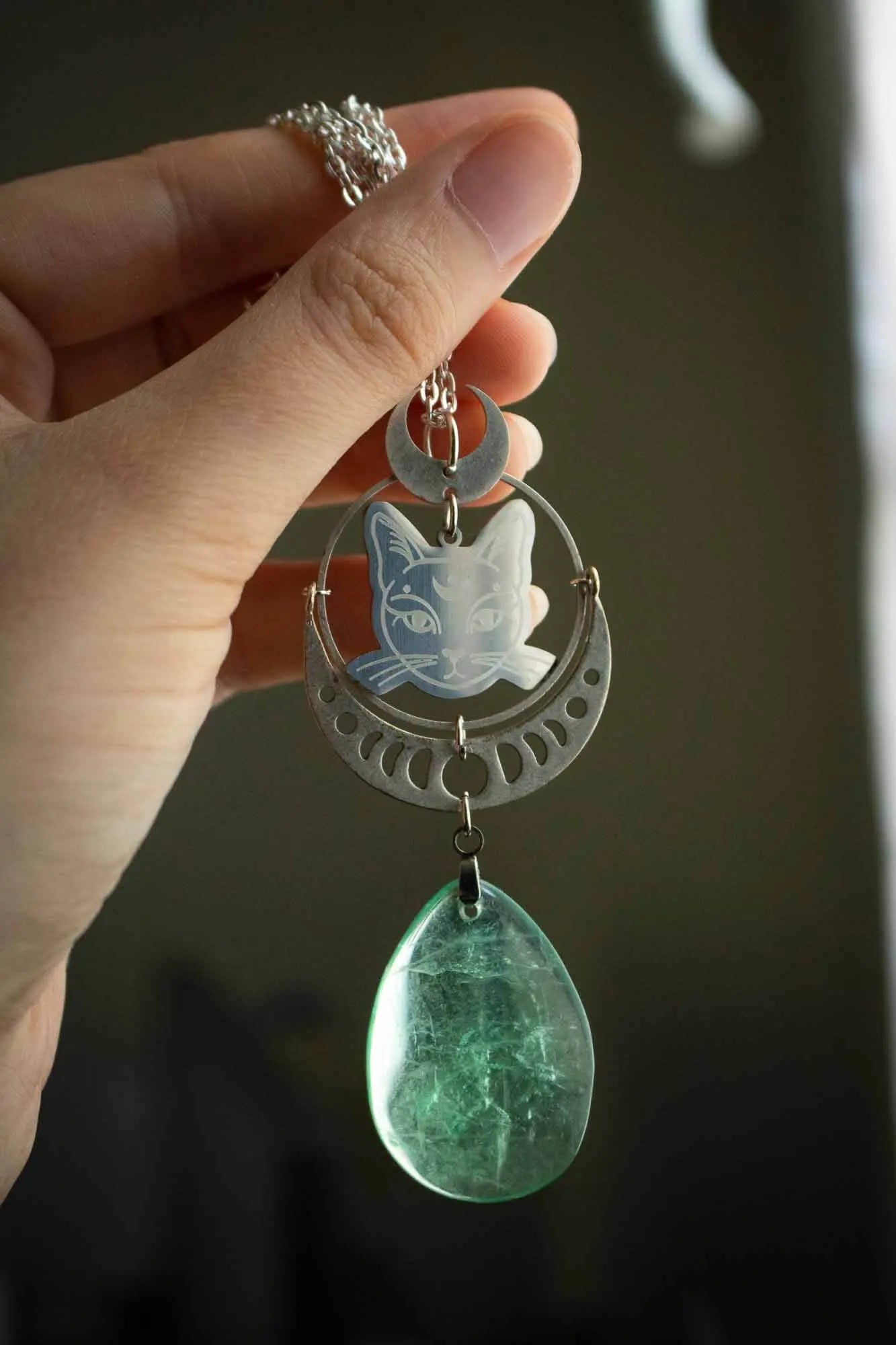 Pendentif Félin et goutte en Fluorite verte lunamanashop