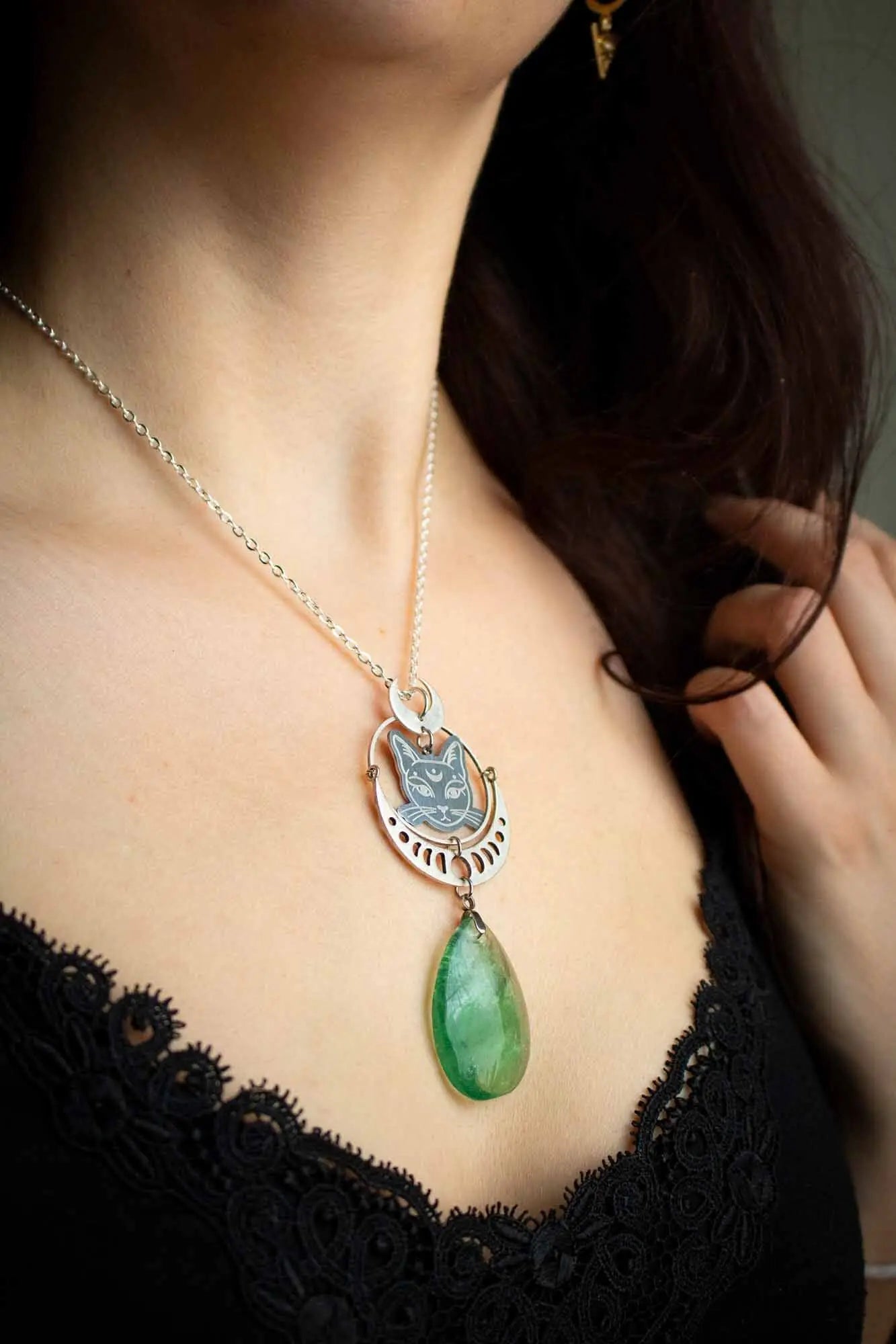 Pendentif Félin et goutte en Fluorite verte lunamanashop