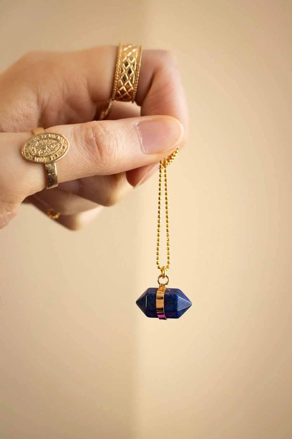 Pendentif Lapis lazuli Elidia et chaîne en laiton doré lunamanashop