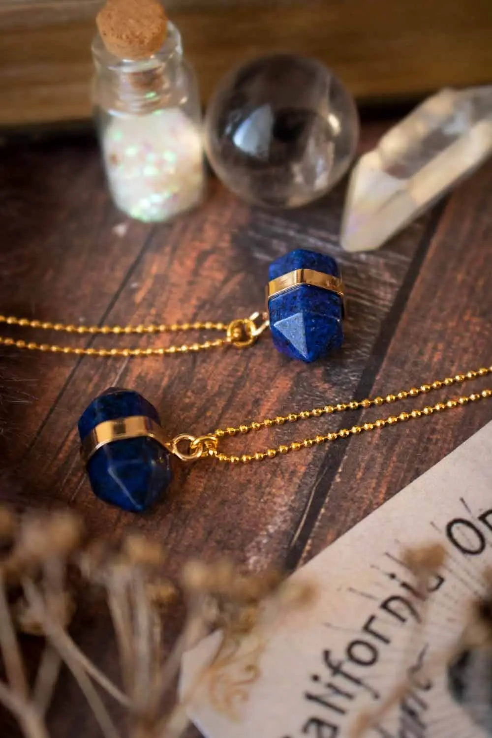 Pendentif Lapis lazuli Elidia et chaîne en laiton doré lunamanashop