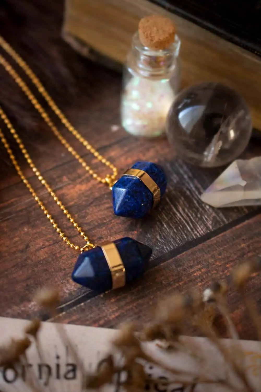 Pendentif Lapis lazuli Elidia et chaîne en laiton doré lunamanashop