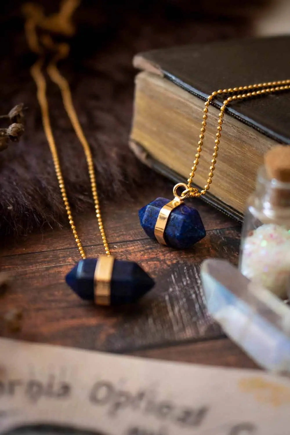 Pendentif Lapis lazuli Elidia et chaîne en laiton doré lunamanashop