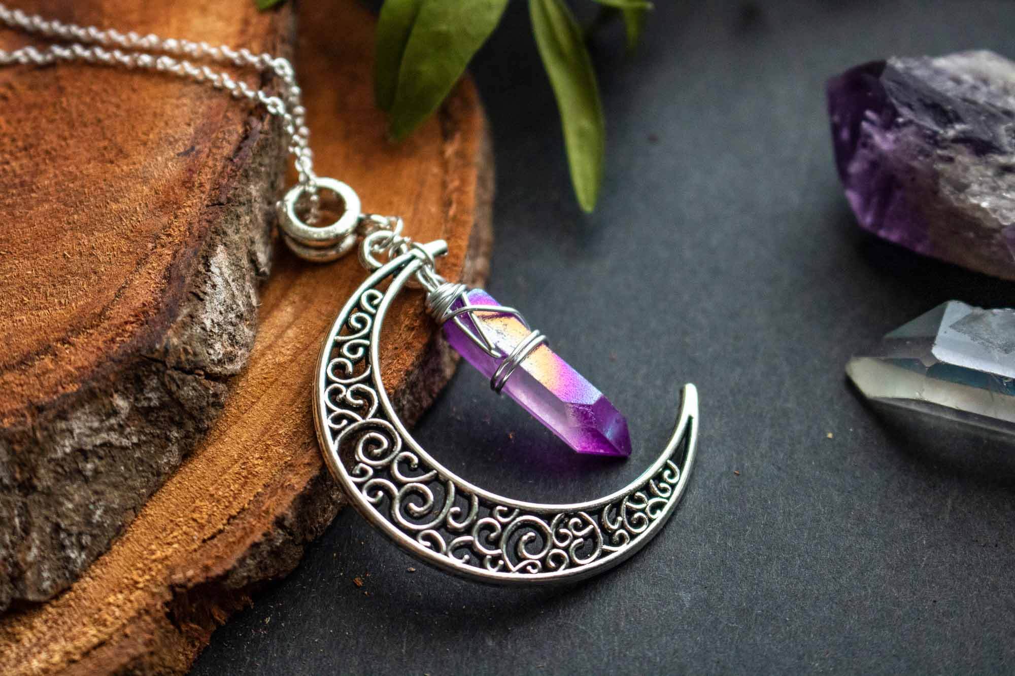 Pendentif Lune et Cristal de Quartz Coloré lunamanashop