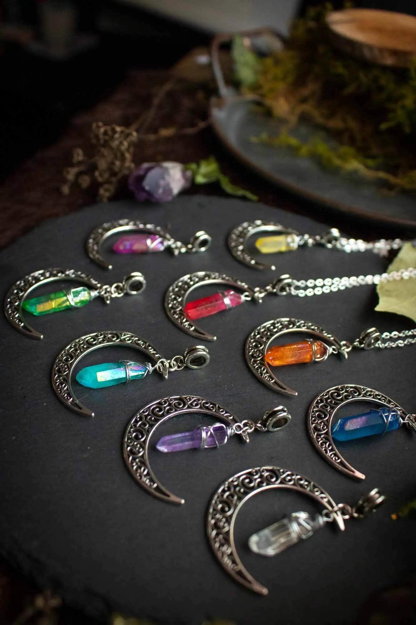Pendentif Lune et Cristal de Quartz Coloré lunamanashop