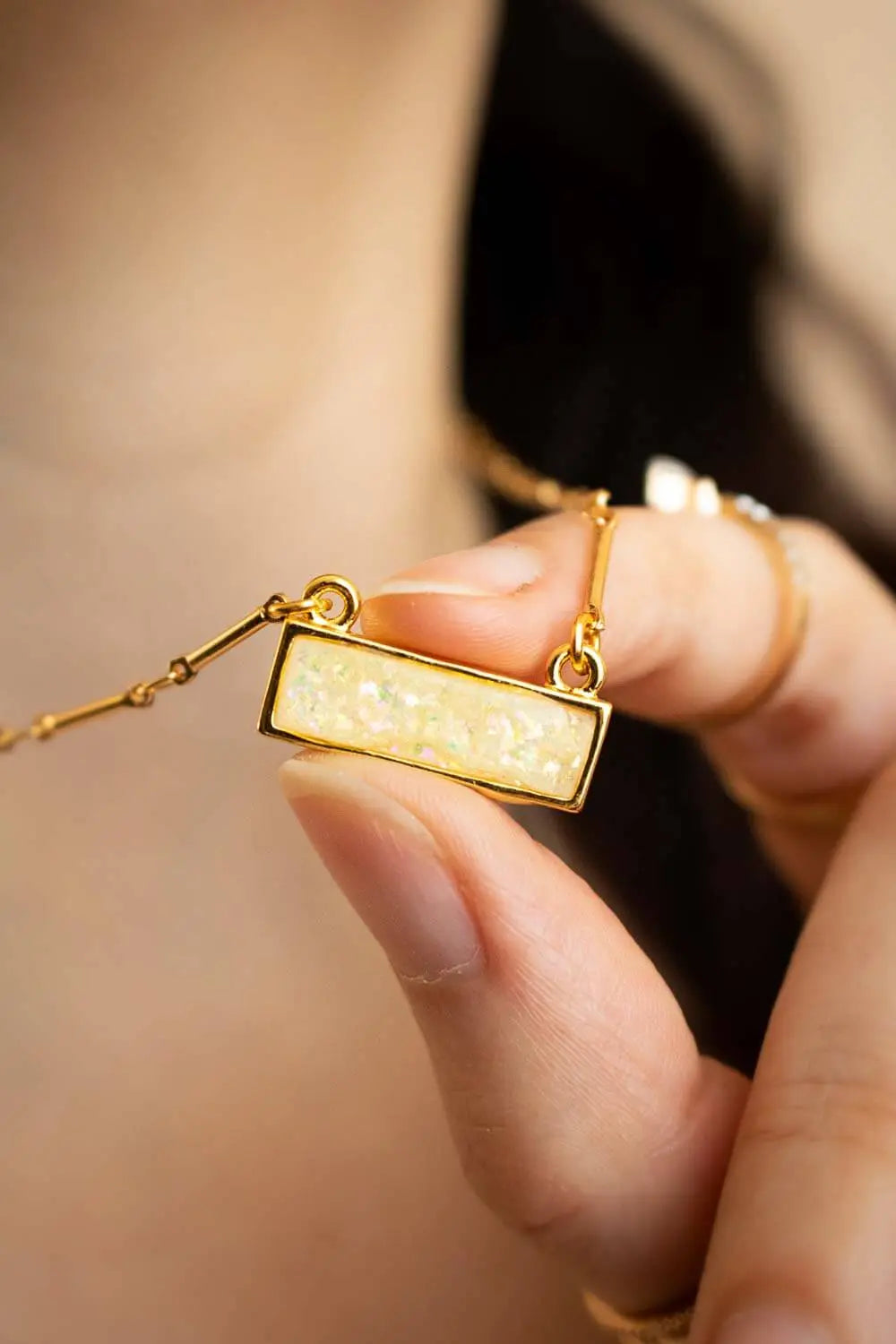 Pendentif Opale d'imitation Ardélie et chaîne plaquée or 18 carats lunamanashop