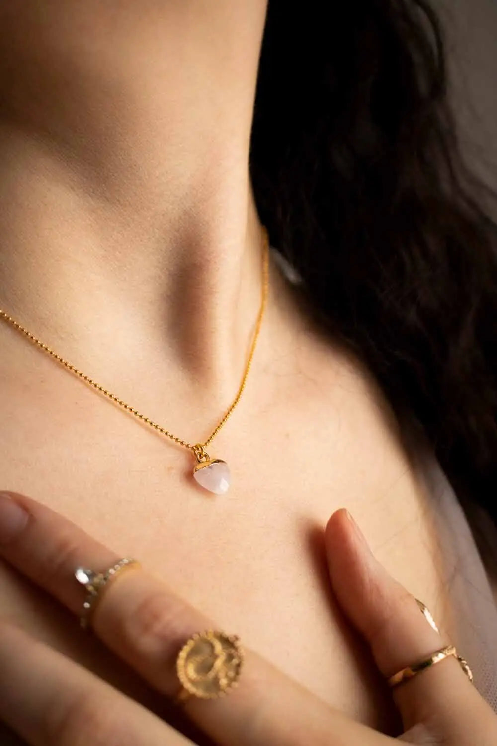Pendentif Quartz Rose Aletha et chaîne laiton doré lunamanashop