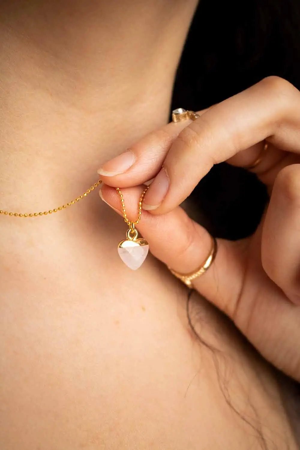 Pendentif Quartz Rose Aletha et chaîne laiton doré lunamanashop