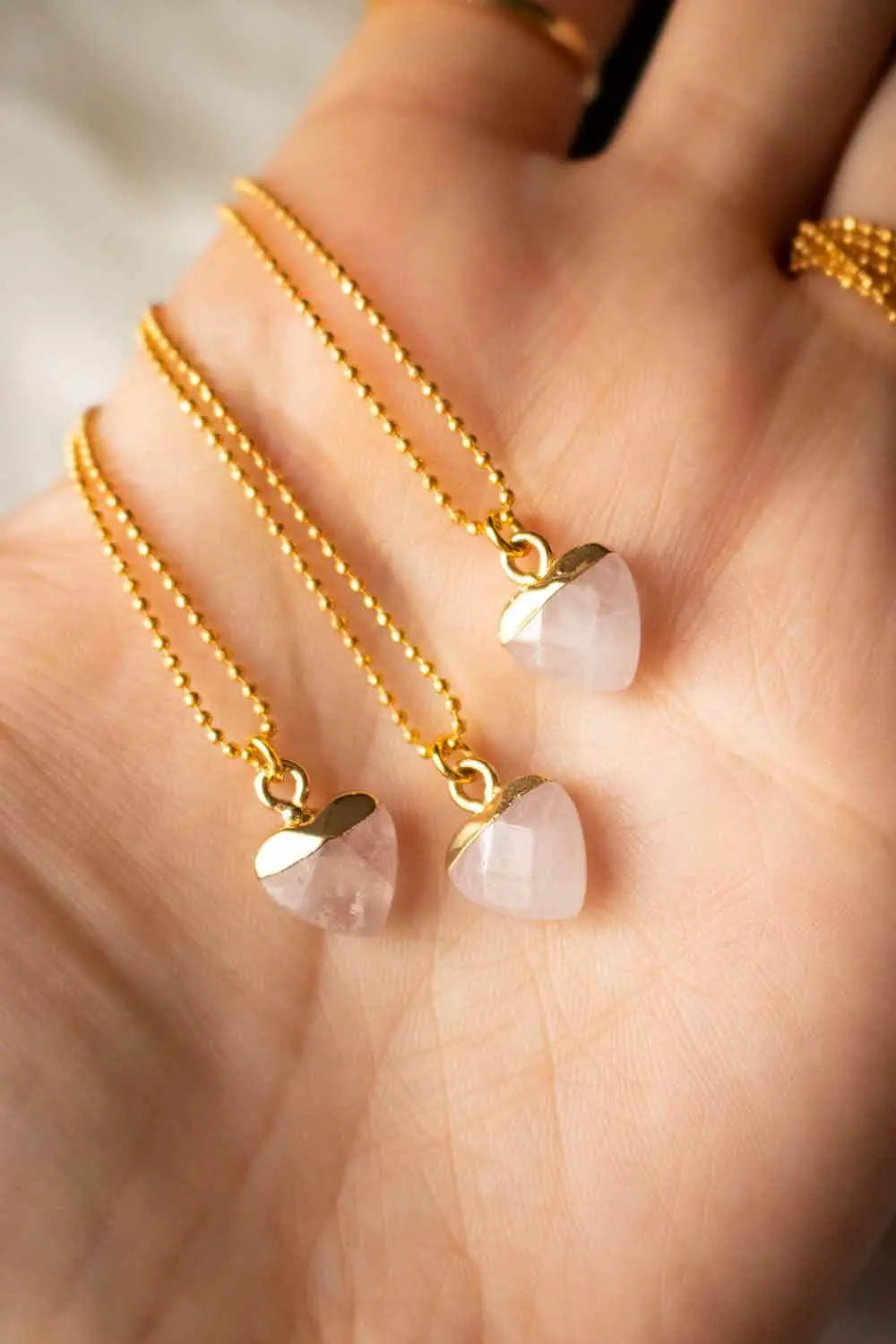 Pendentif Quartz Rose Aletha et chaîne laiton doré lunamanashop