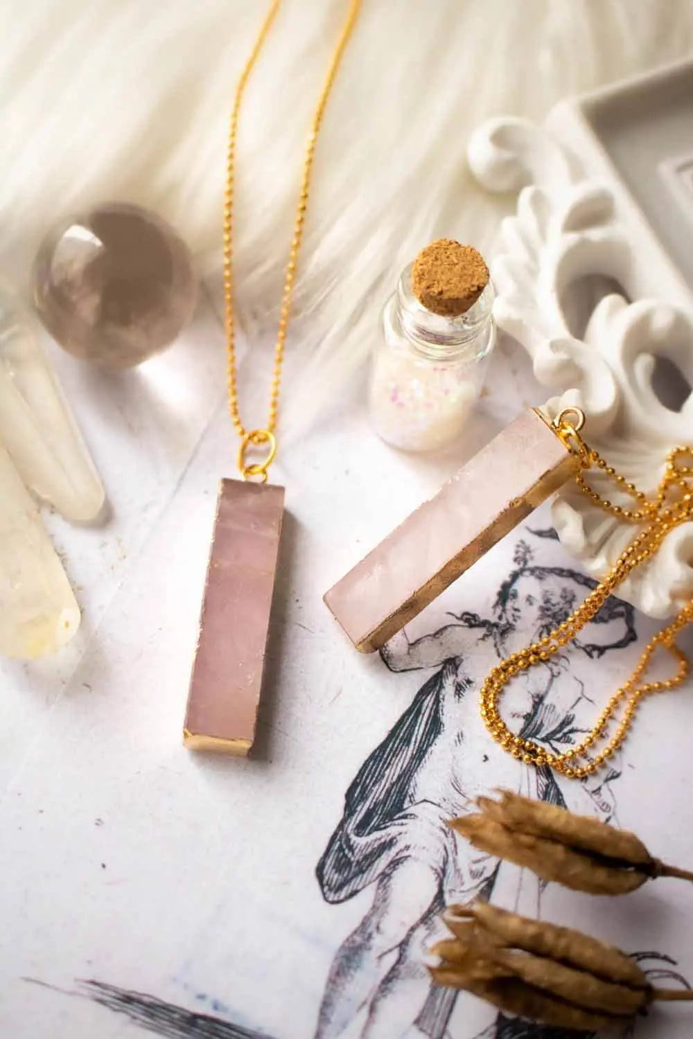 Pendentif Quartz Rose Grace chaîne laiton doré lunamanashop