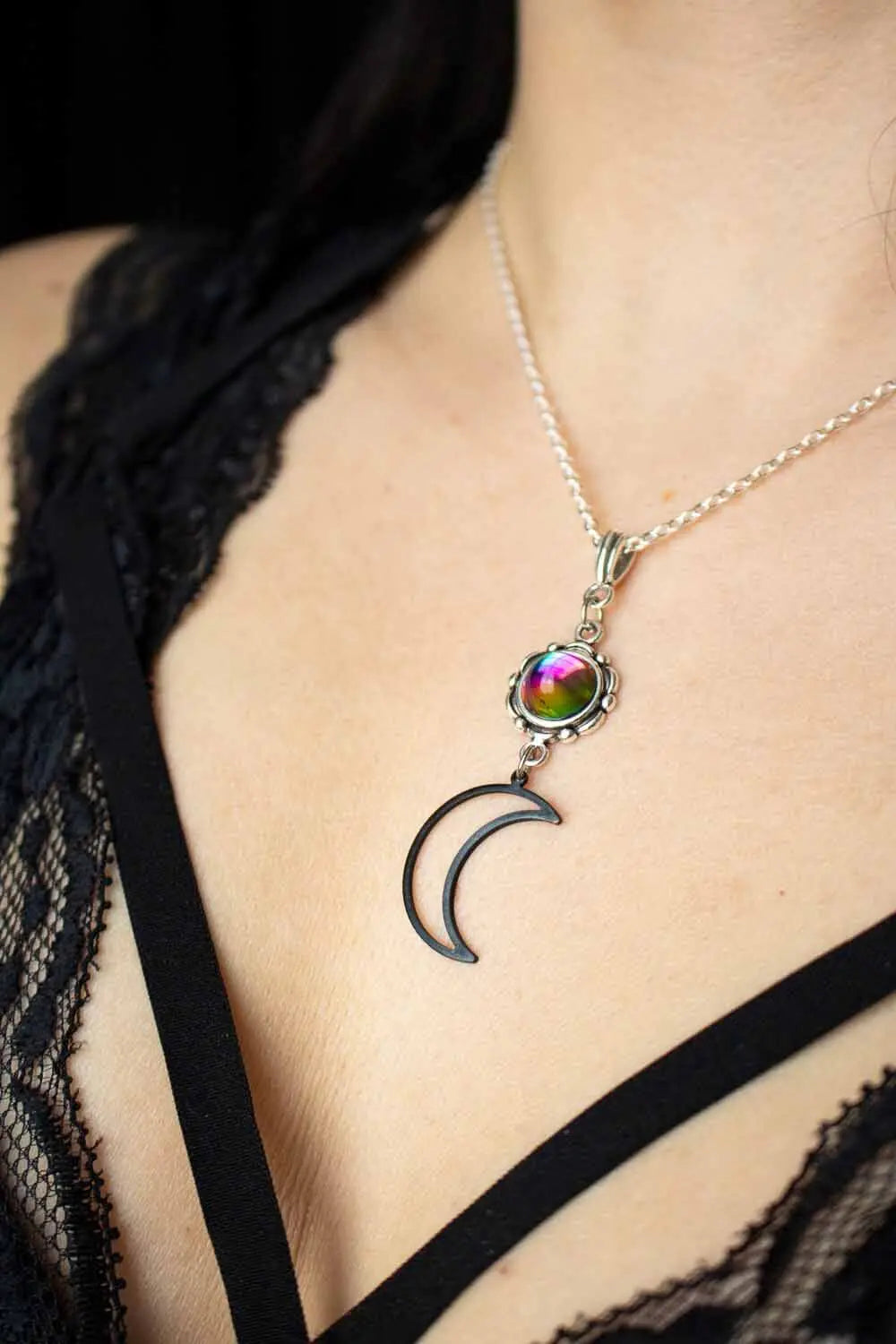 Pendentif Sombrelune arc en ciel avec breloque et chaîne argentée lunamanashop