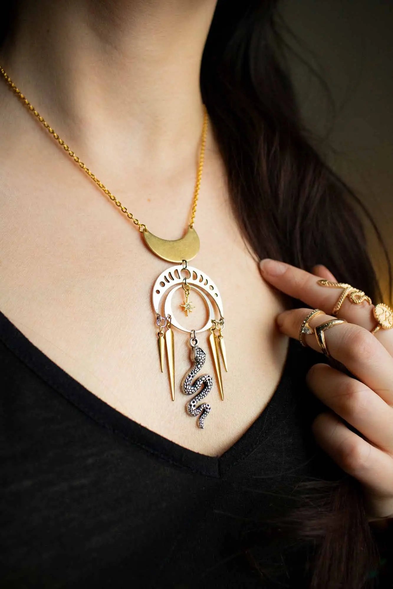 Pendentif Thazhath doré avec lune et serpent argenté lunamanashop