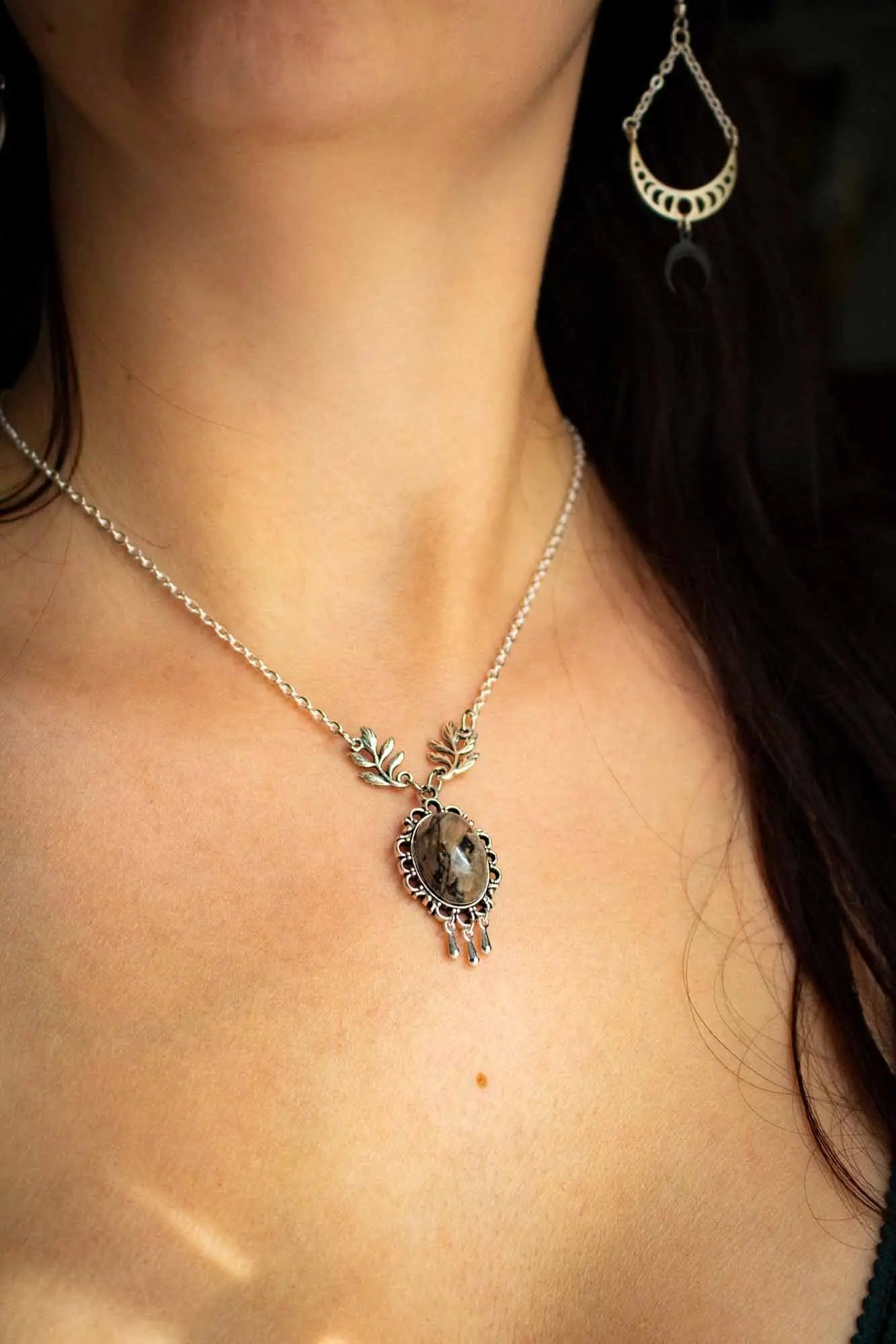 Pendentif ancien Douceur figée en Rhodonite rose et noire lunamanashop